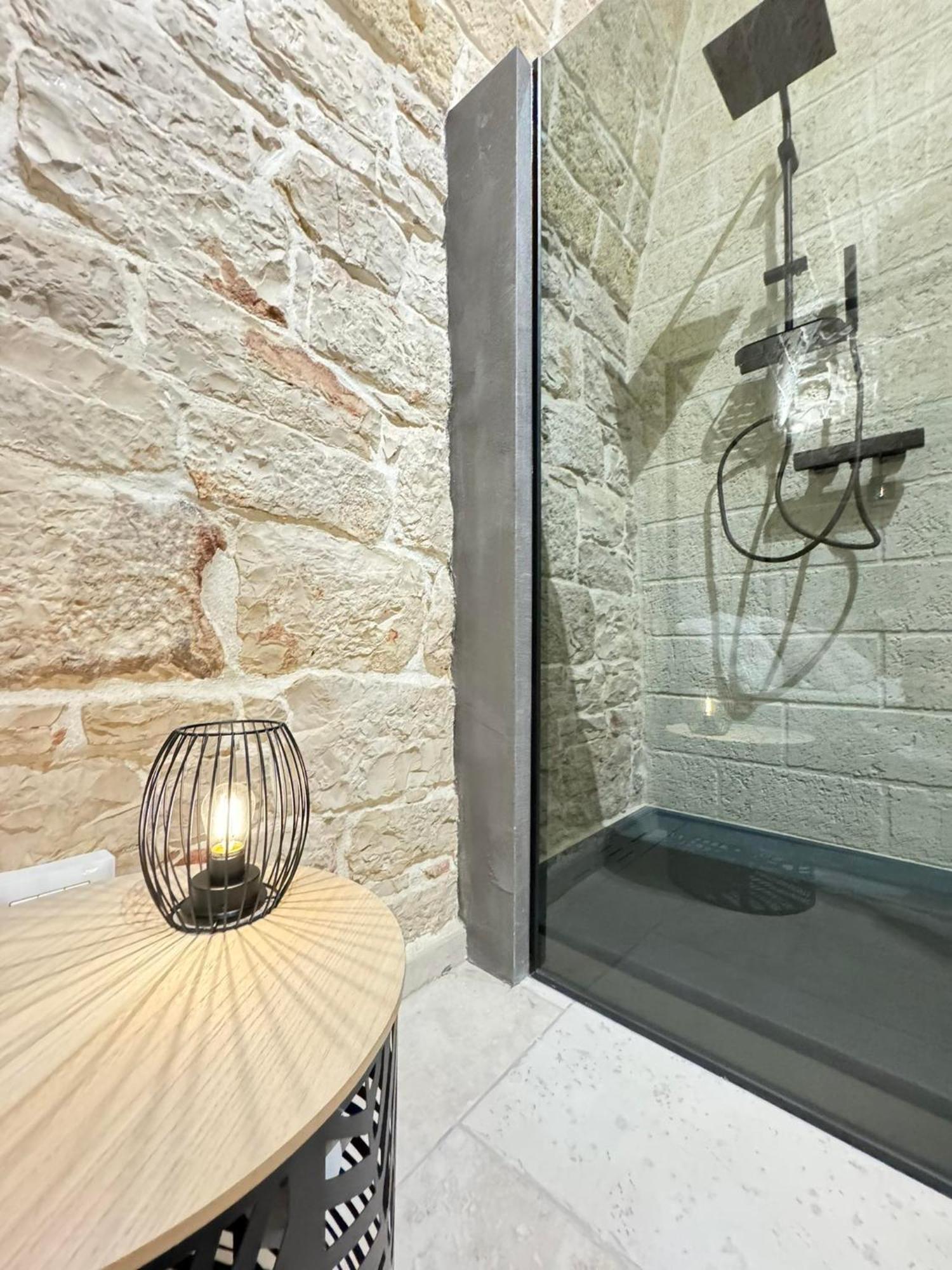 Amale Suite 25 Medioevo Design Corato Exterior foto